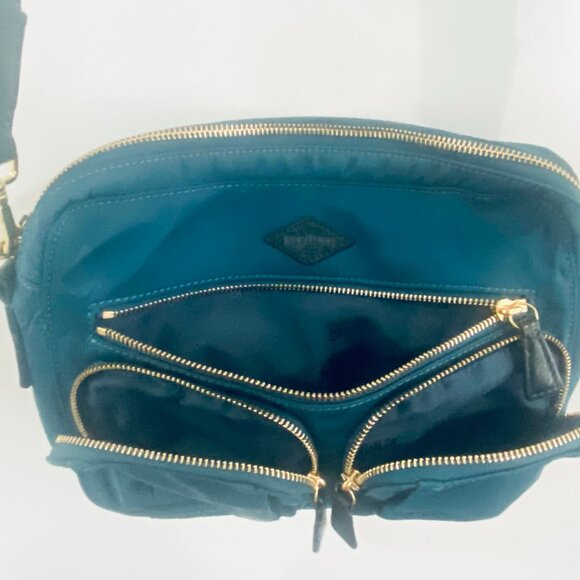 Beautiful MZ Wallace Teal Quilted Shoulder Bag – Multi-Pocket – New York Design - Picture 8 of 16